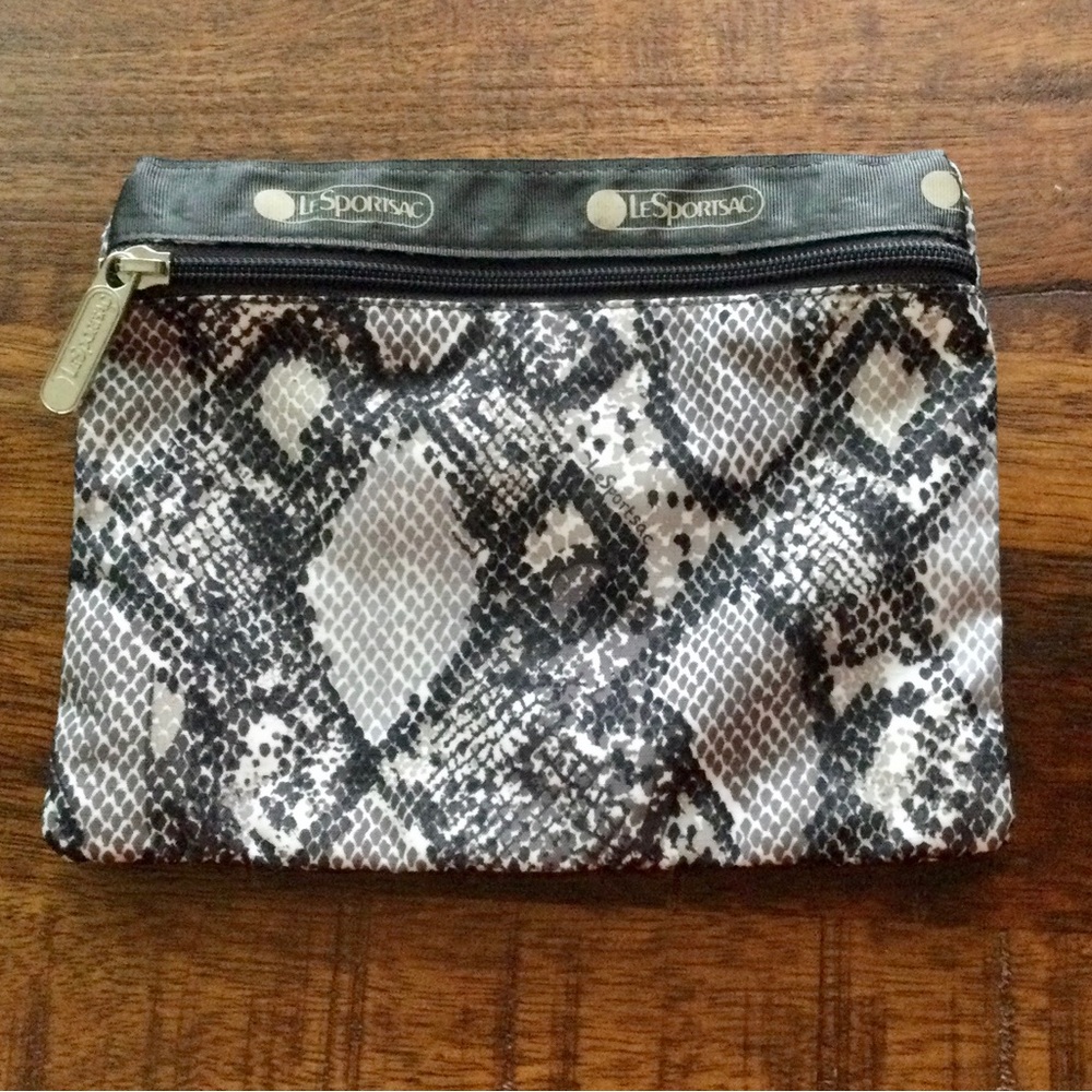 Lesportsac zipped pouch